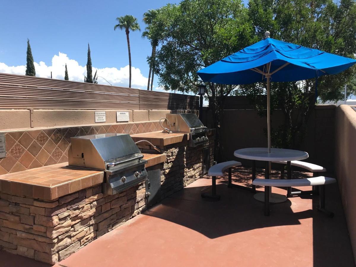 Hilton Vacation Club Varsity Club Tucson Exterior foto
